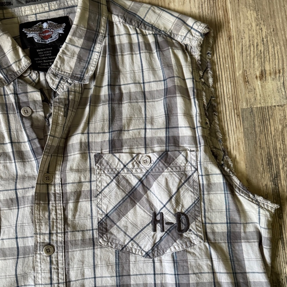 Harley-Davidson Black and Gray Plaid Sleeveless Shirt - Picture 3 of 5